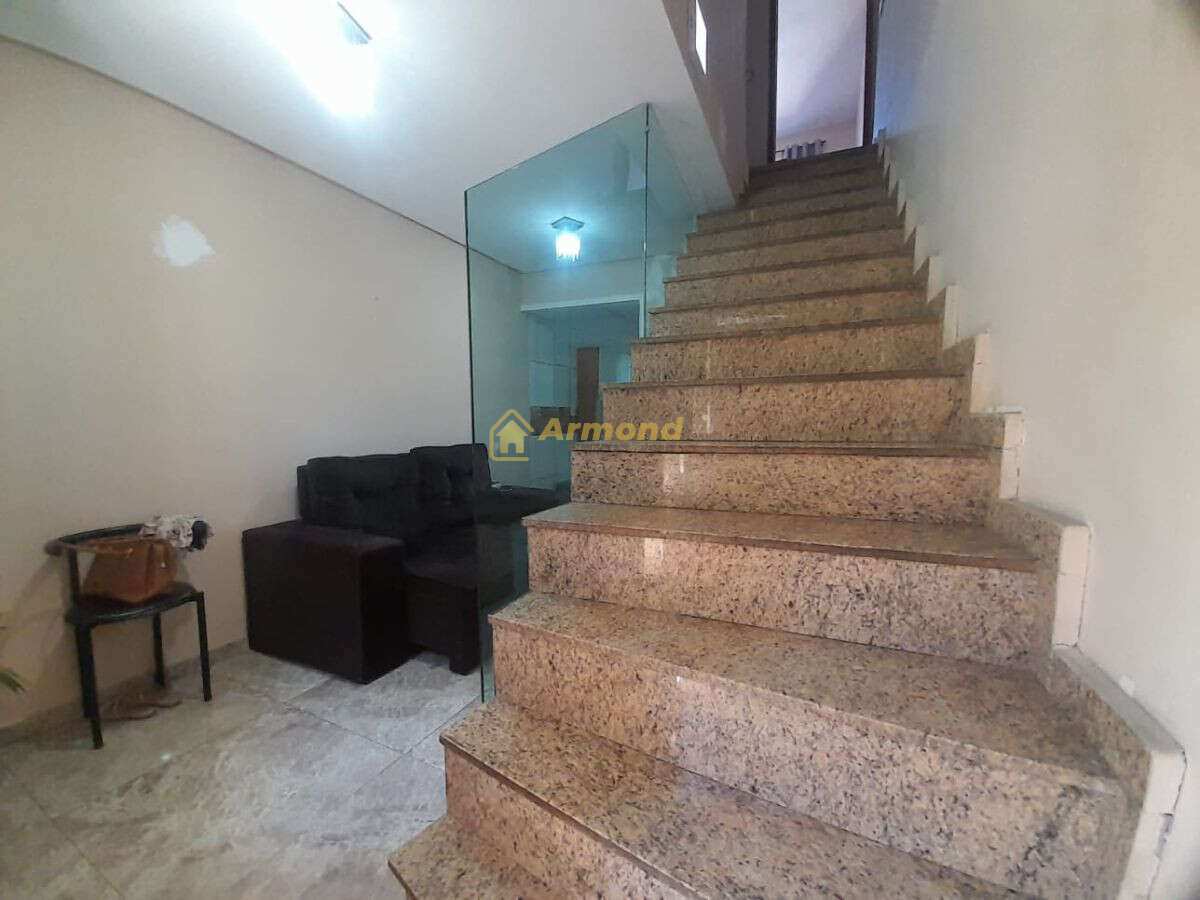 Casa à venda em Juiz de Fora, Monte Castelo, com 2 quartos, 120m²